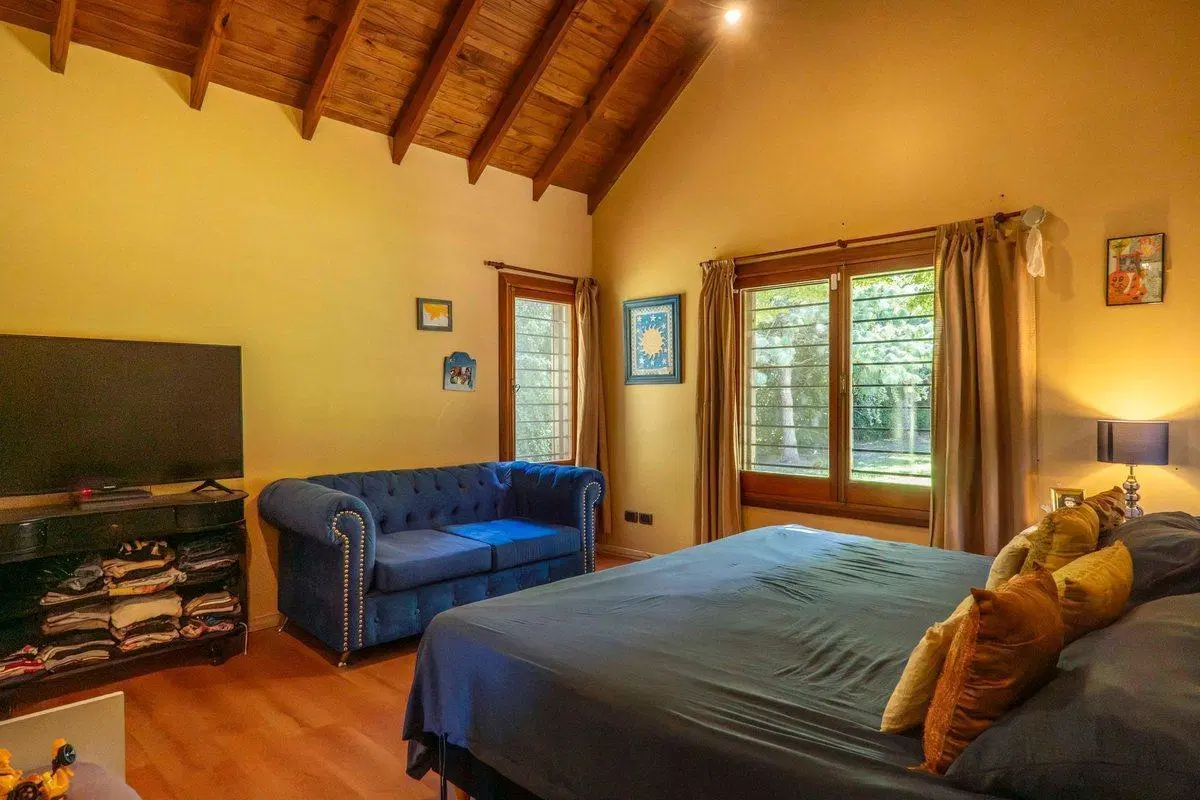 Casa en Venta 4 amb con Pileta Barrio LA VERDAD 3