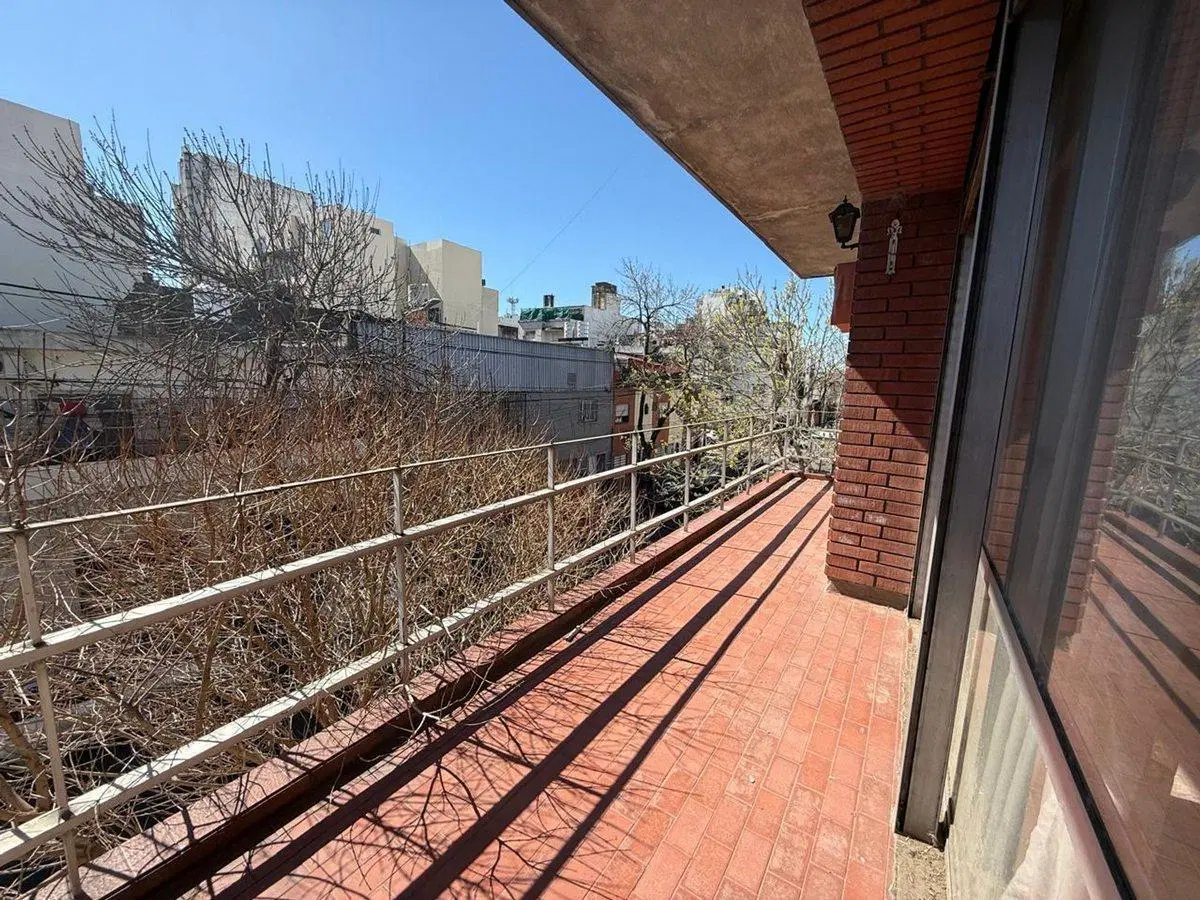 DEPARTAMENTO 3AMB C/DEPENDENCIA Y PATIO 4