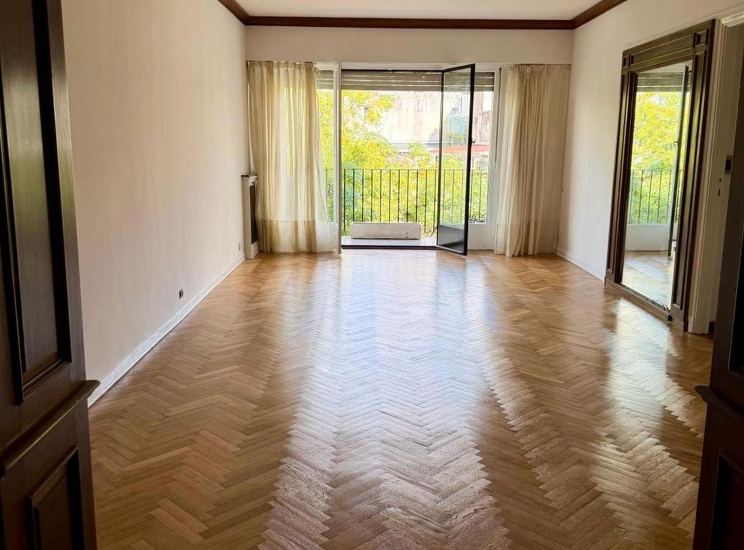 VENTA SEMIPISO 4 AMB, BALCON FRENTE, DEPEN-COCHERA