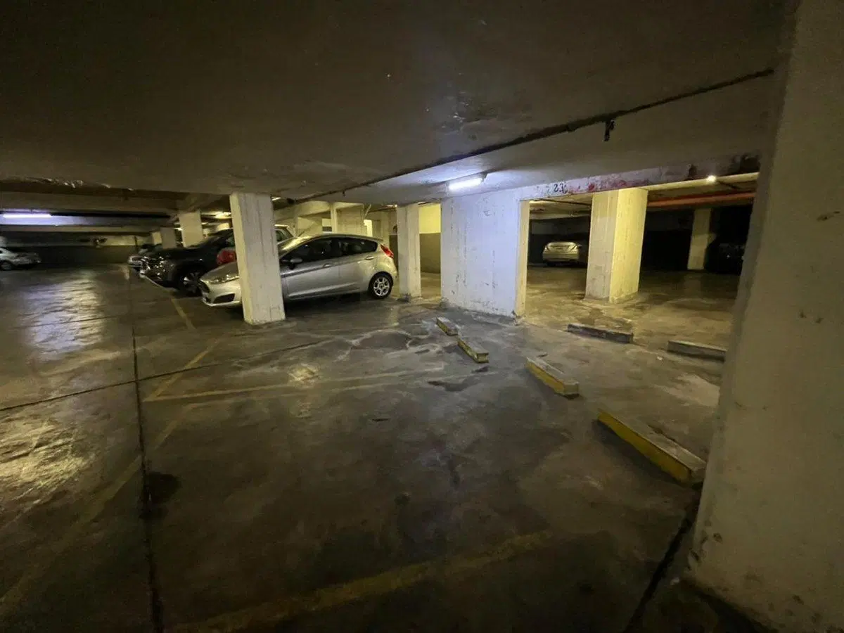 Venta de cocheras en Av. de Mayo renta/ uso propio 4