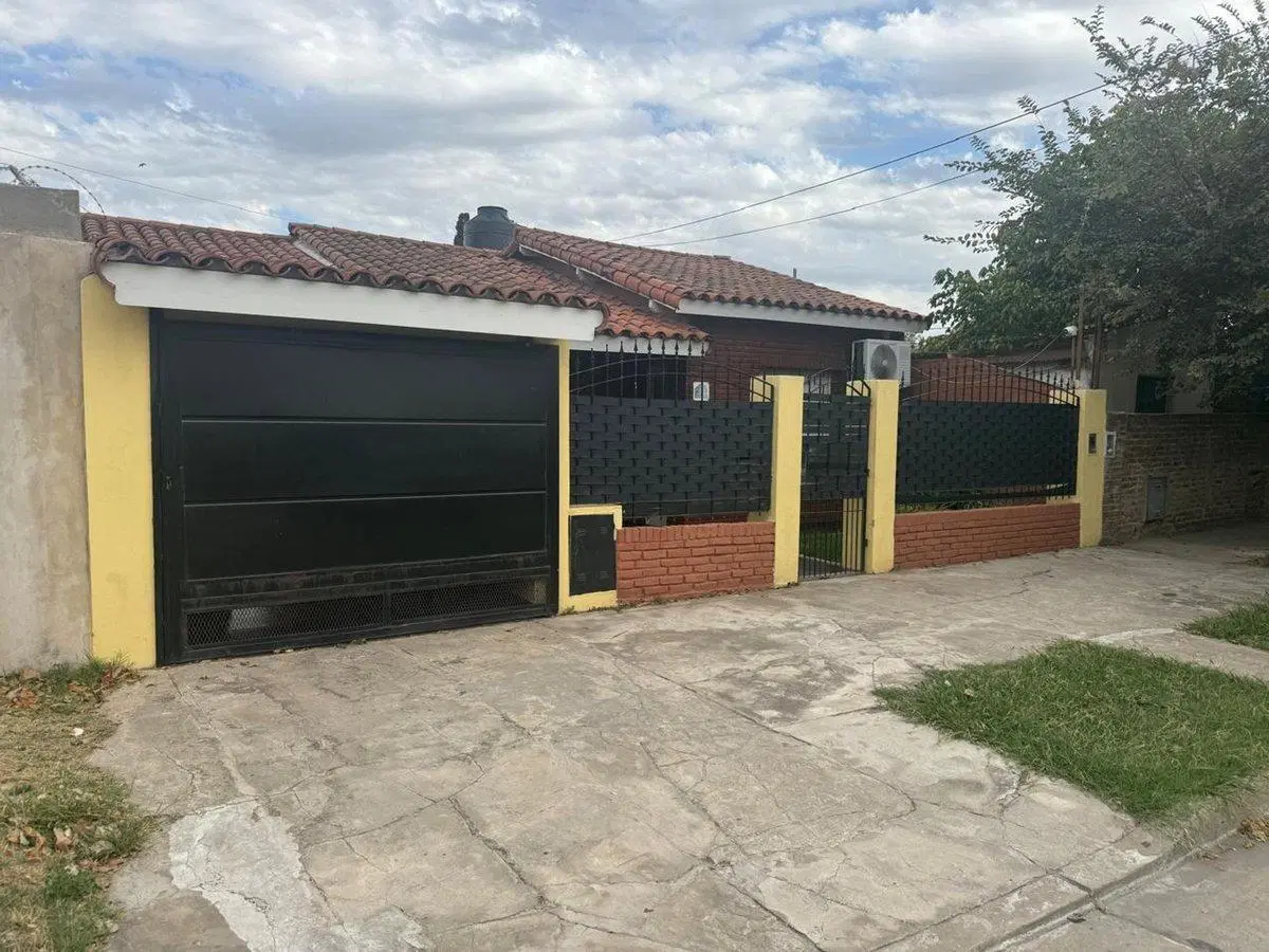 VENTA DE PROPIEDAD EN JOSÉ CLEMENTE PAZ 4