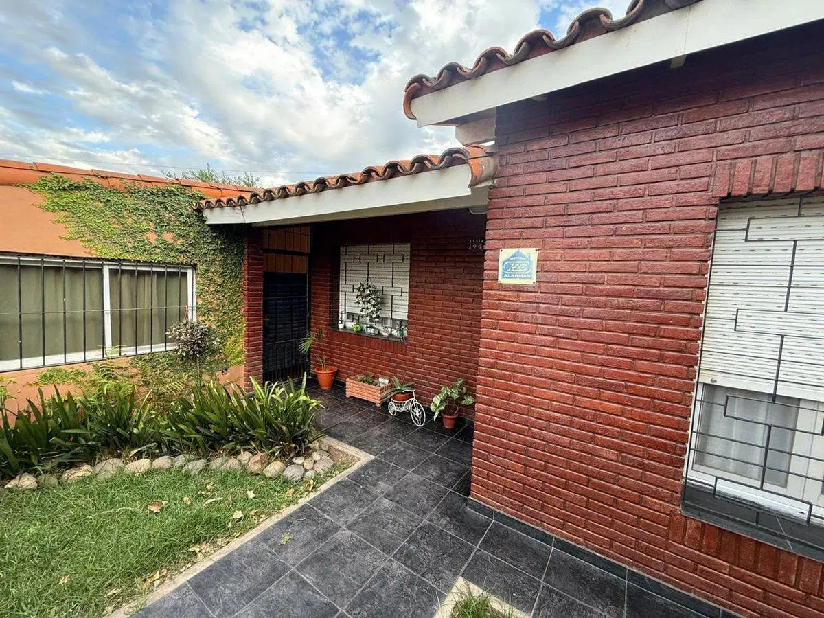 VENTA DE PROPIEDAD EN JOSÉ CLEMENTE PAZ 2