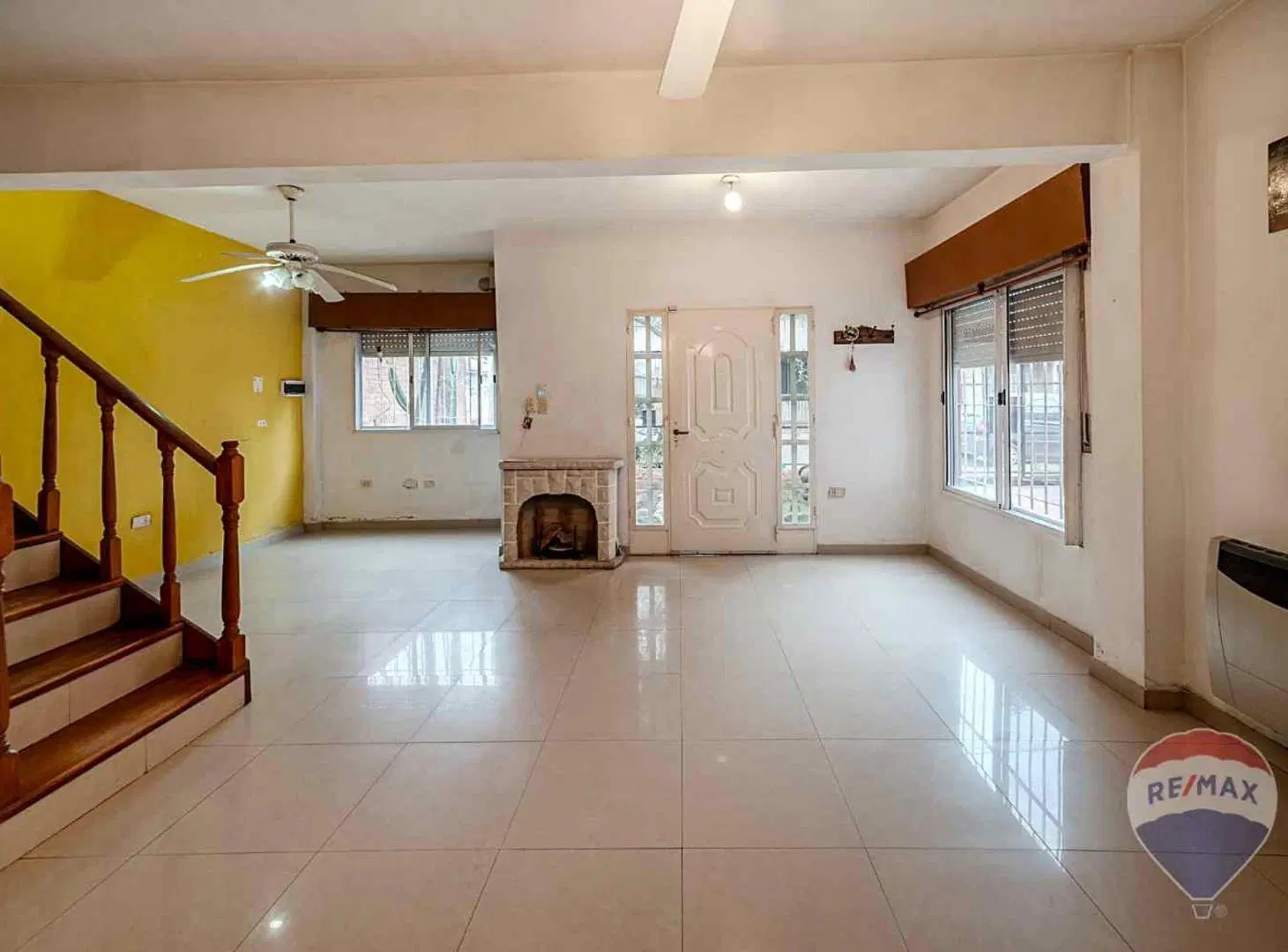 CASA EN VENTA 5 AMB + DEPTO BUEN ACCESO MORENO. 5