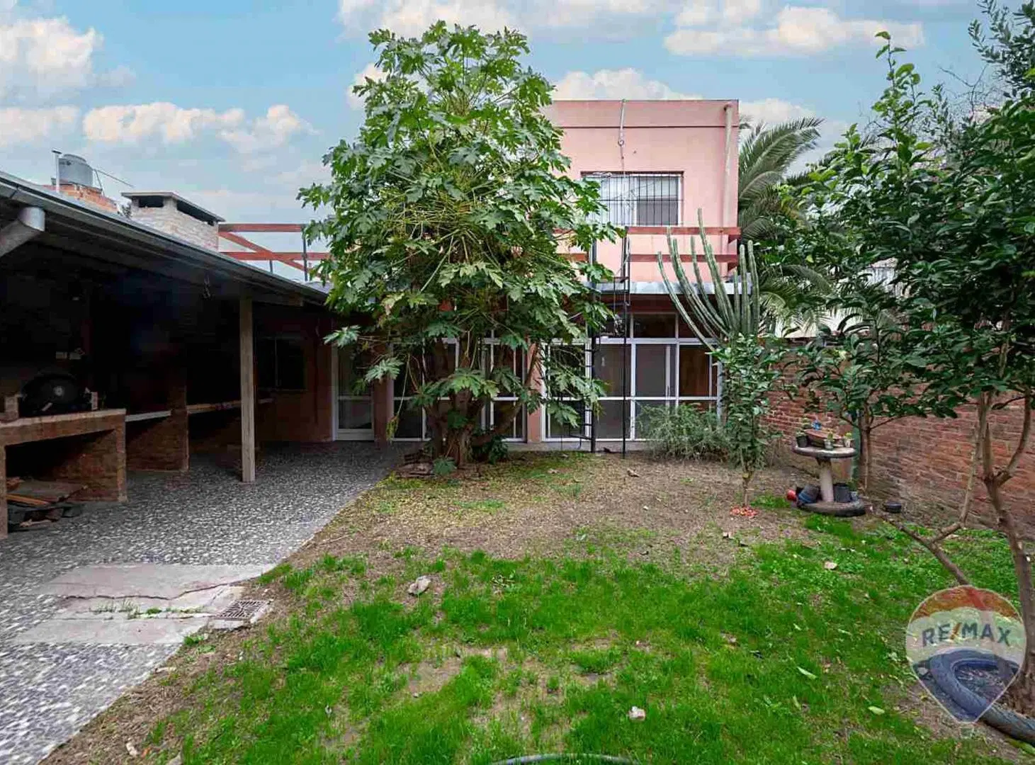 CASA EN VENTA 5 AMB + DEPTO BUEN ACCESO MORENO. 4
