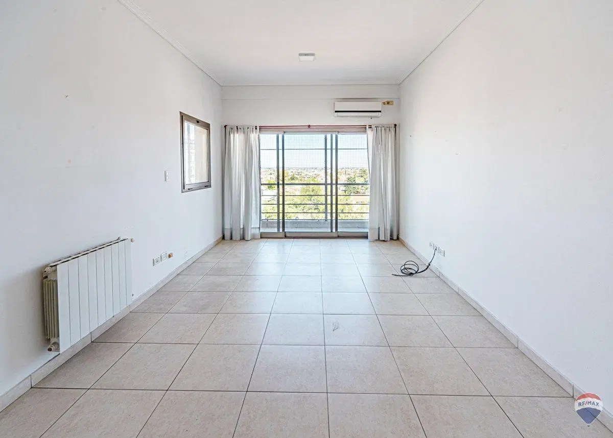 2 amb 7° piso con cochera y balcón Bernal Centro 4