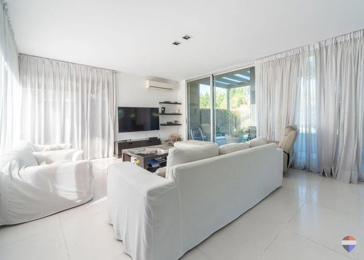 Venta Casa 5 ambientes Las Liebres 3