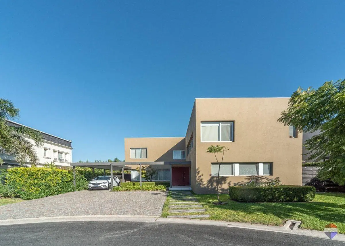 Venta Casa 5 ambientes Las Liebres 8