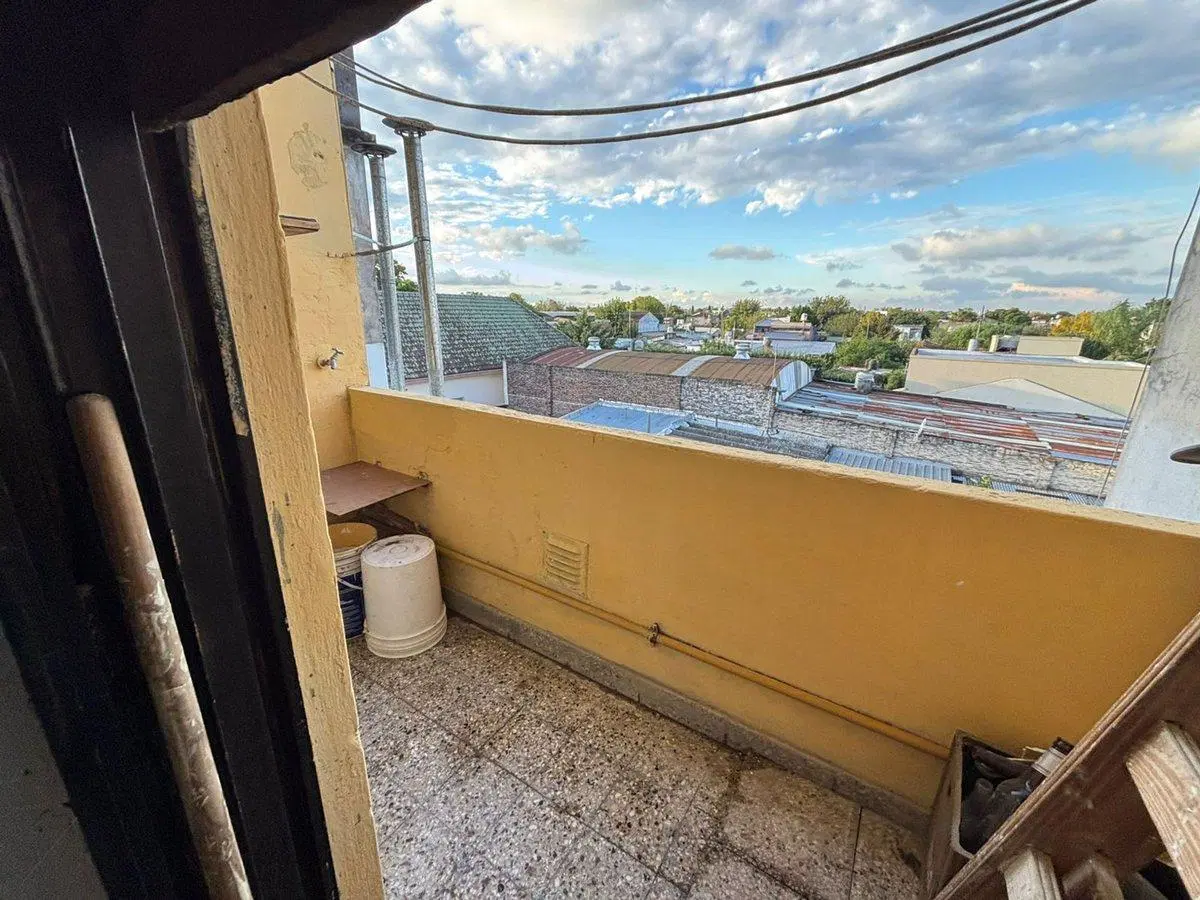 VENTA DE DEPTO EN JOSE C PAZ SOBRE AVENIDA PERON 4