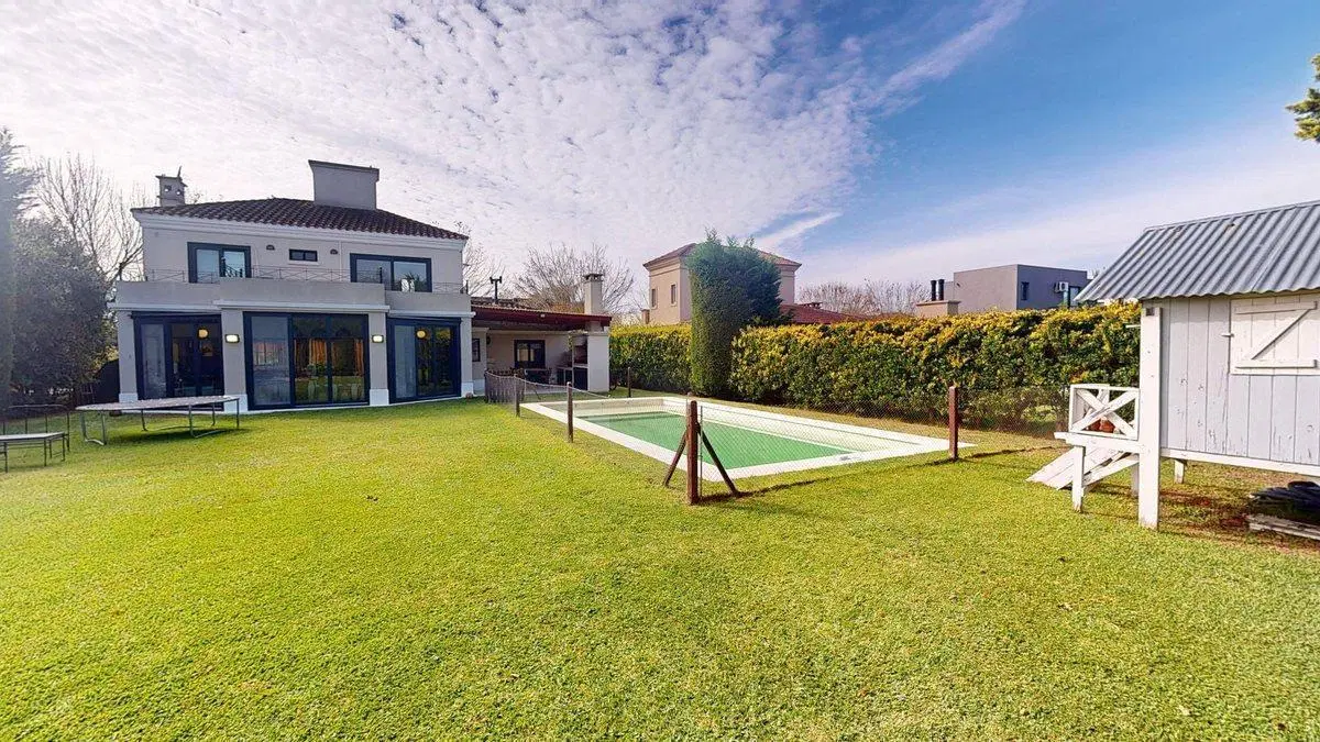 CASA A LA VENTA EN B CDO LOS PILARES 5