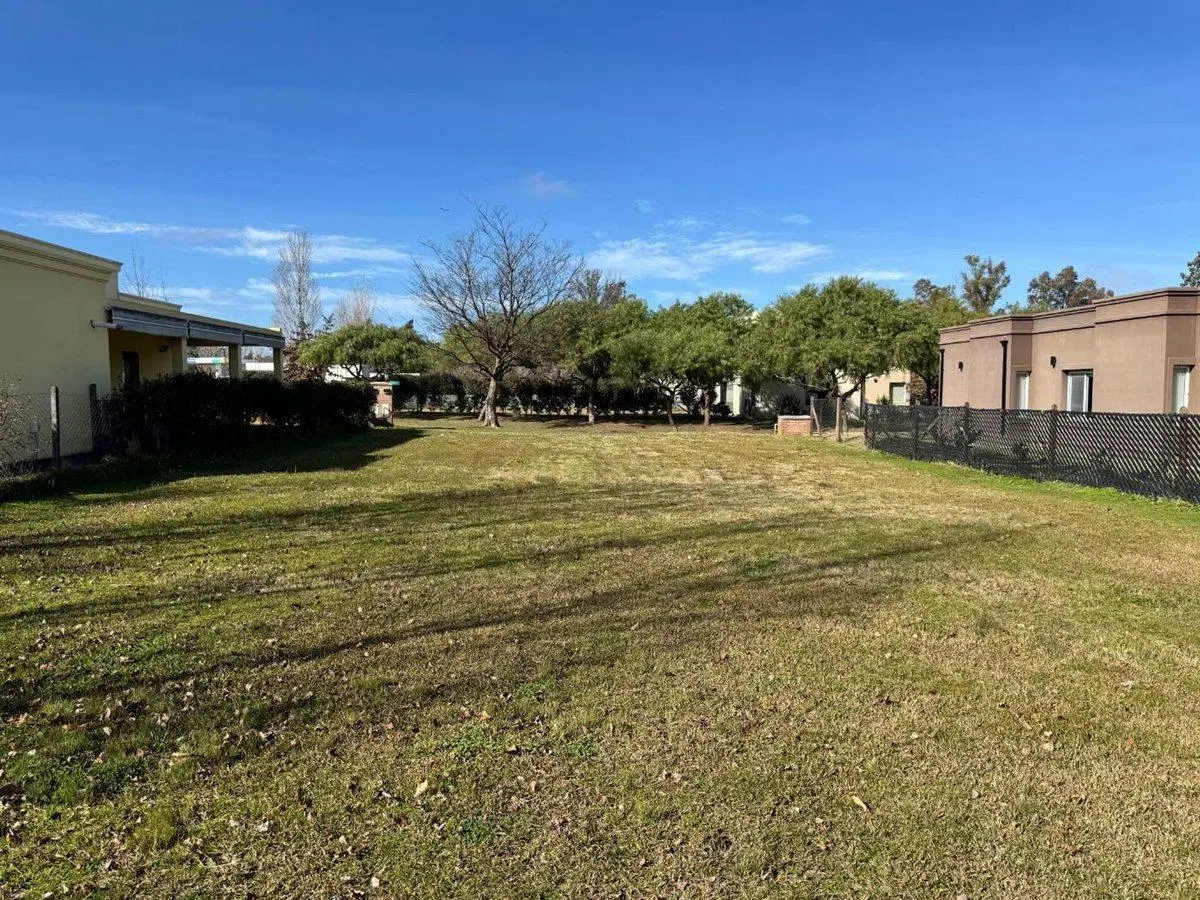 LOTE en Barrio SANTA GUADALUPE Excelente Ubicacion 8