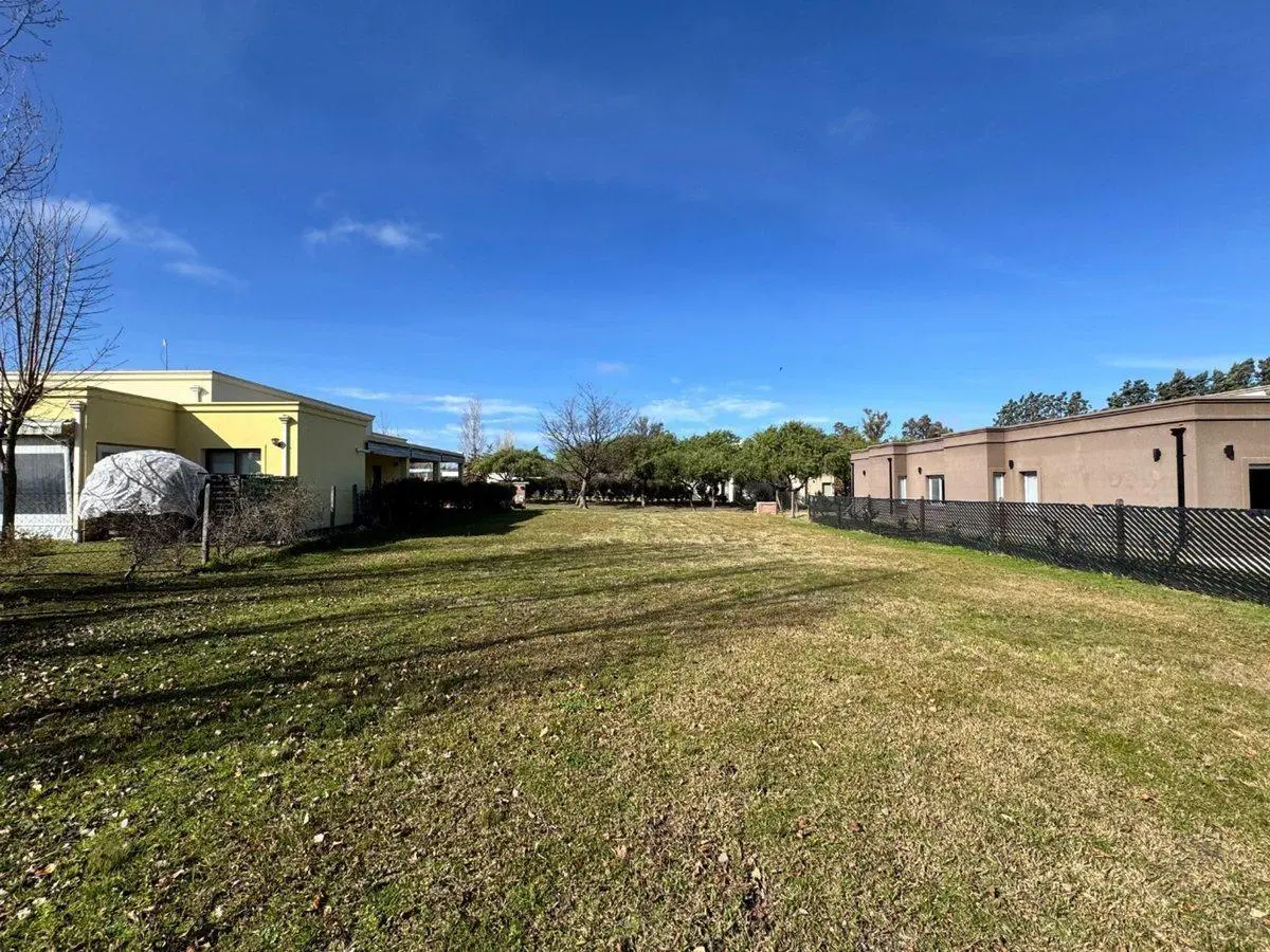 LOTE en Barrio SANTA GUADALUPE Excelente Ubicacion 2