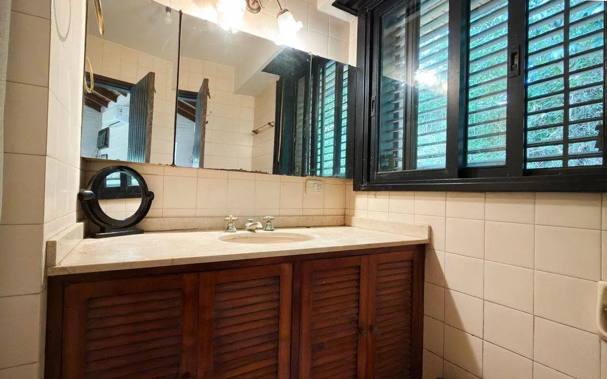 Venta CASA excelente ubicación 3/4 Dorm gran Lote 8