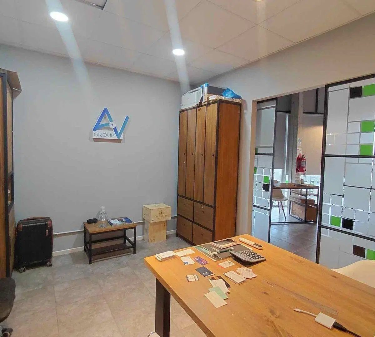 LOCAL COMERCIAL-OFICINA 2° PISO VERDI 57 RUTA 8 8