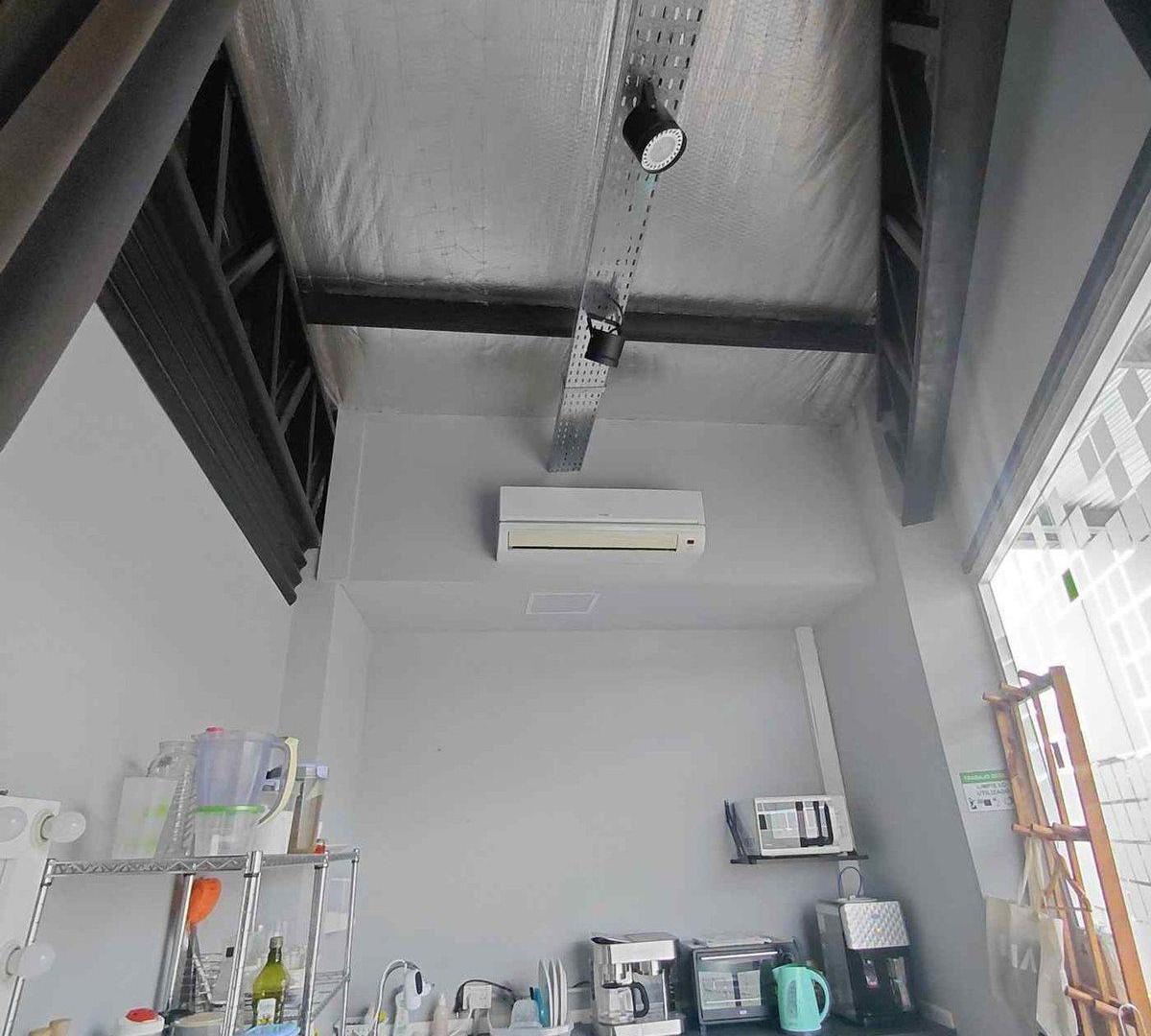 Foto de LOCAL COMERCIAL-OFICINA 2° PISO VERDI 57 RUTA 8, imagen 3