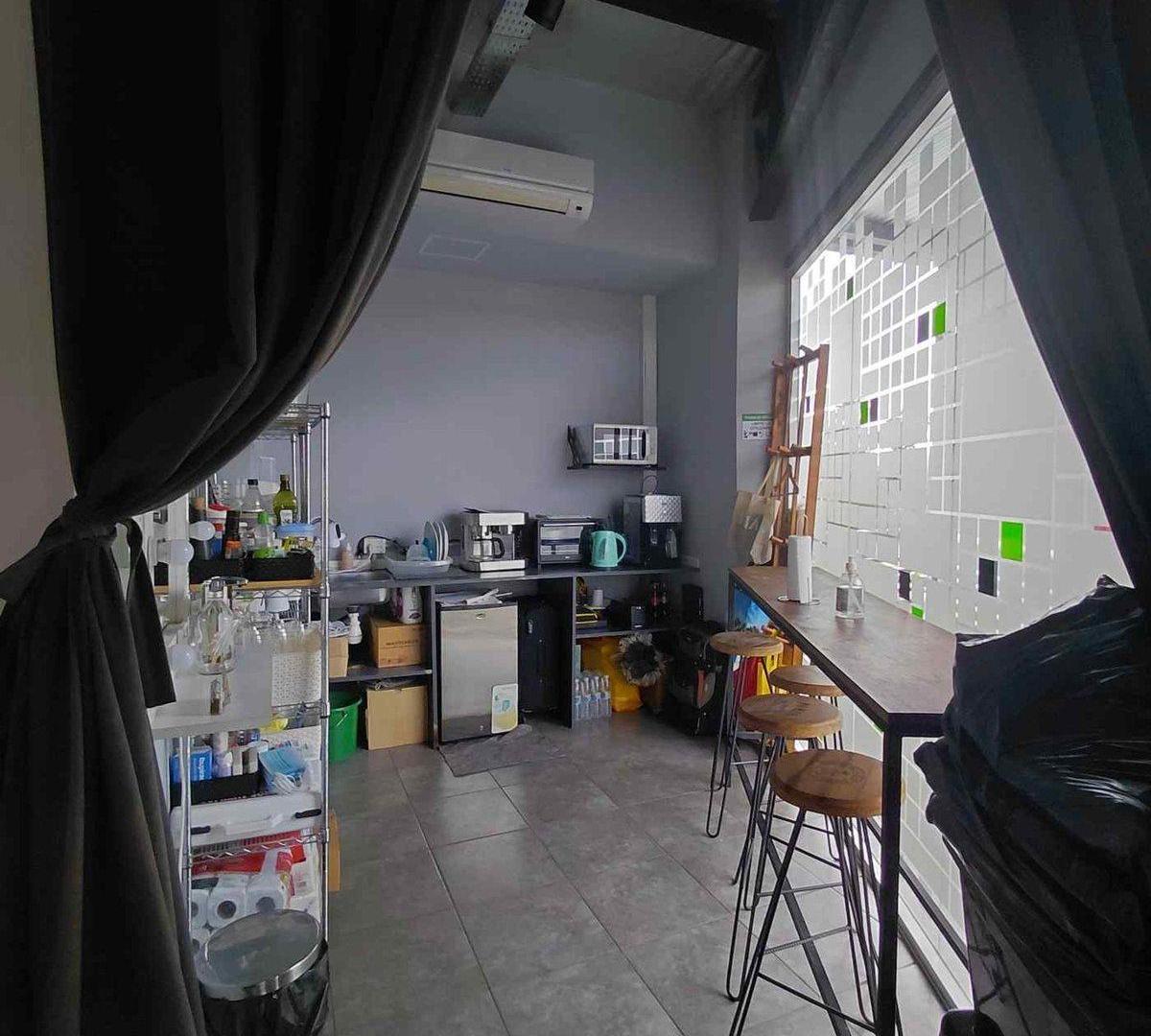 Foto de LOCAL COMERCIAL-OFICINA 2° PISO VERDI 57 RUTA 8, imagen 2