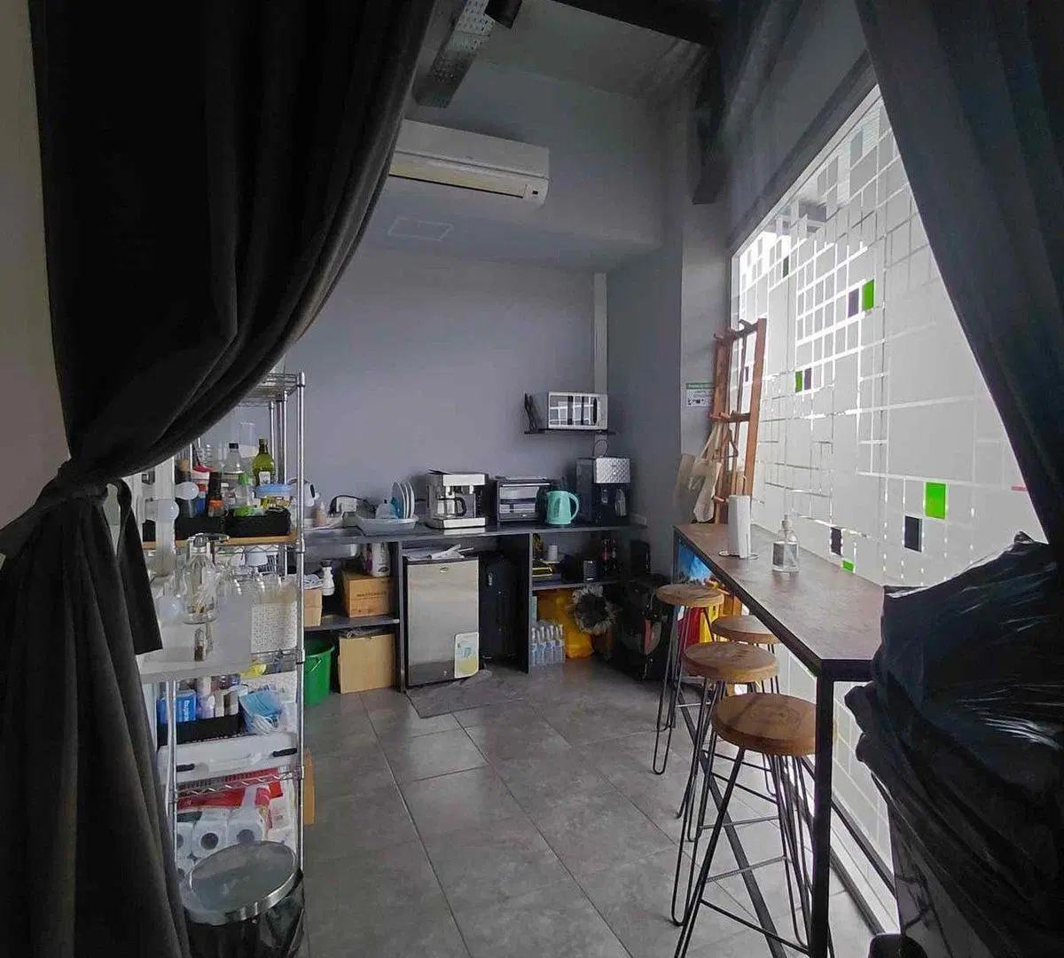 LOCAL COMERCIAL-OFICINA 2° PISO VERDI 57 RUTA 8 2