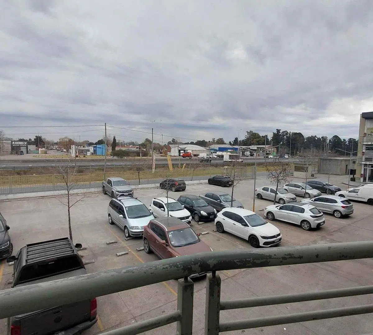 ALQUILER OFICINA 2° PISO VERDI 57 RUTA 8 8
