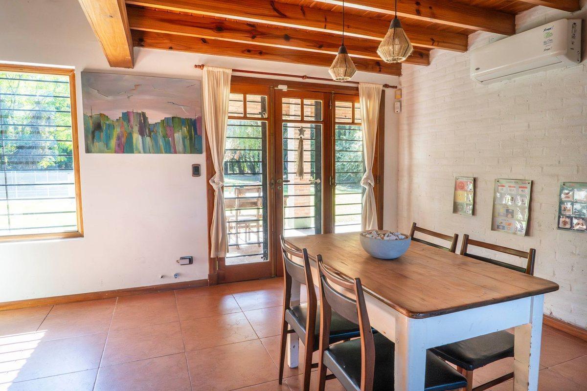Foto de Casa en Venta 4 amb con Pileta Barrio LA VERDAD, imagen 1