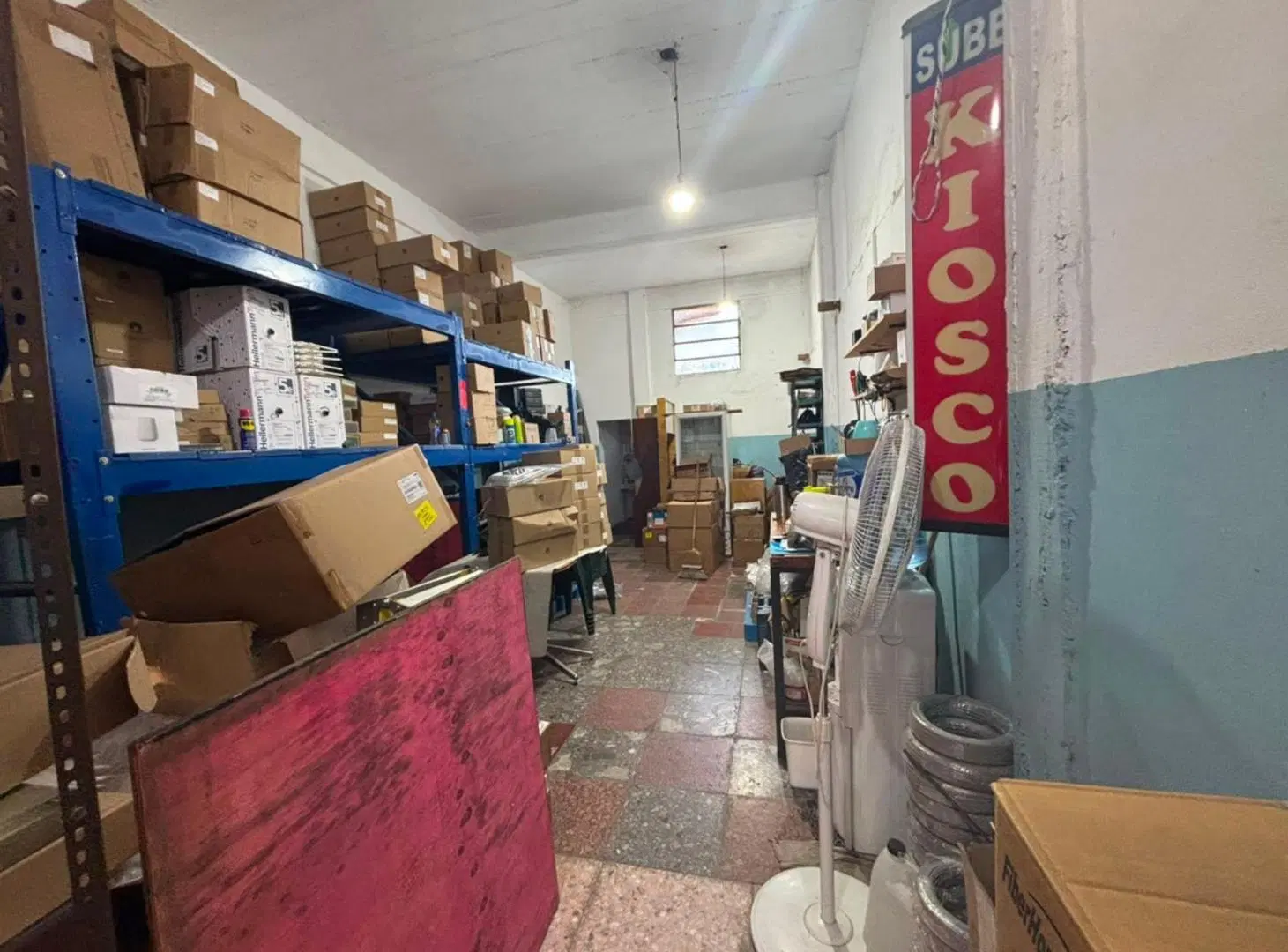 LOCAL COMERCIAL CON PATIO EXCELENTE UBICACIÓN 4