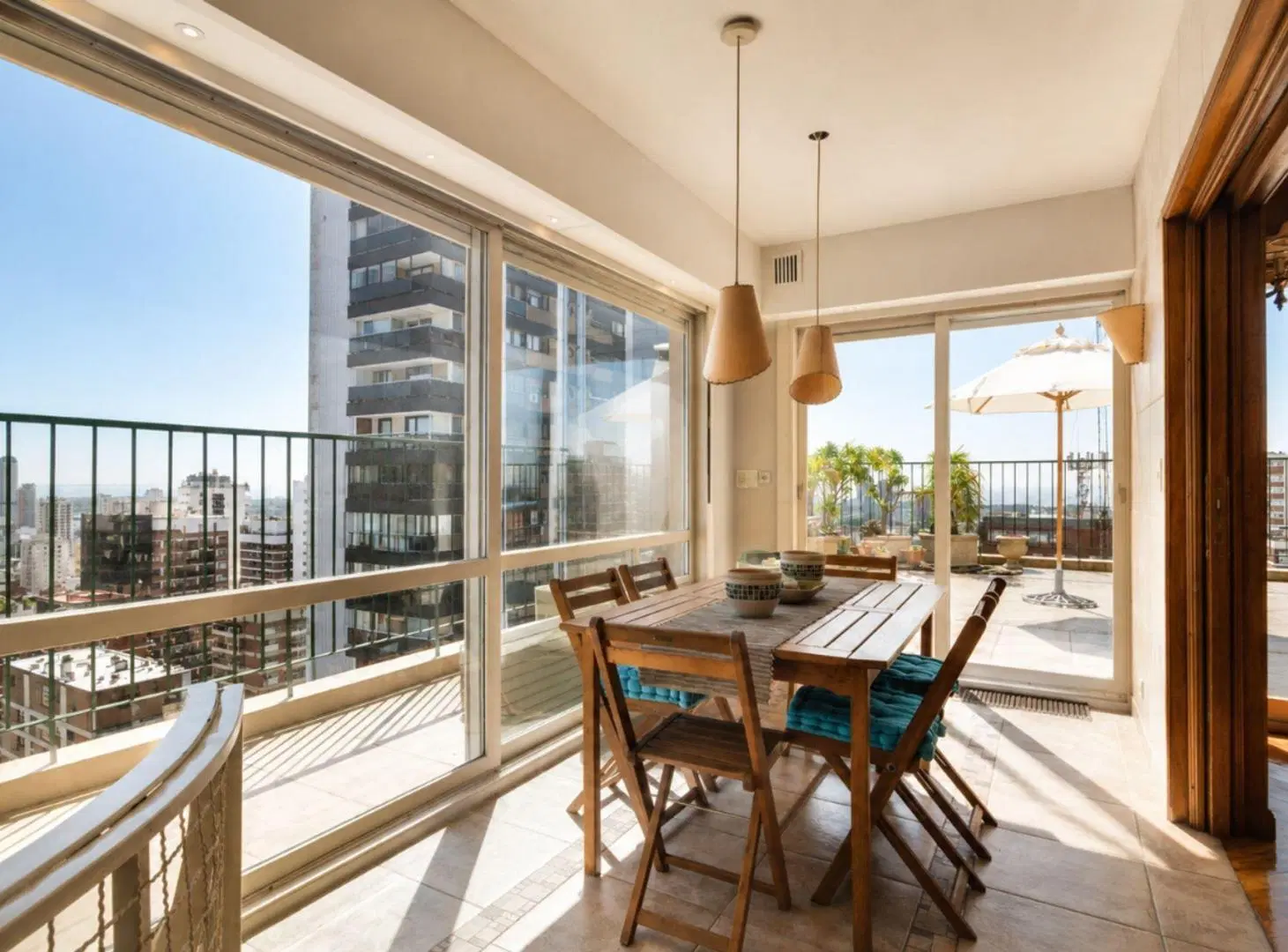 Penthouse Belgrano 3 plantas Terraza y vista rio 4