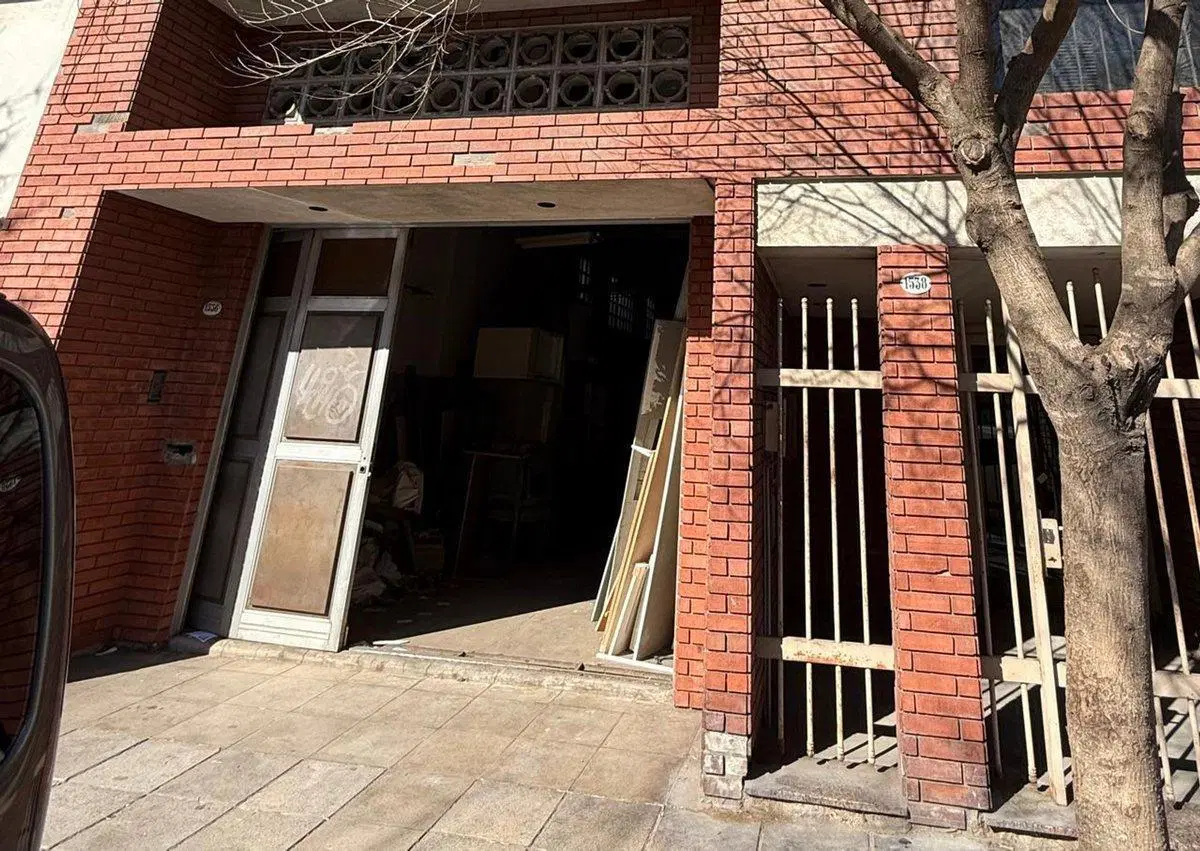 DEPOSITO, GALPON O  TALLER DE 230 M - CONSTITUCION 4