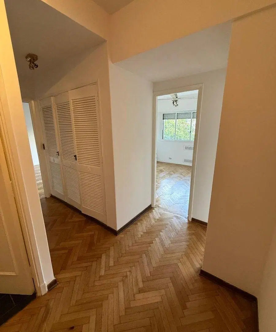VENTA SEMIPISO 4 AMB, BALCON FRENTE, DEPEN-COCHERA 5