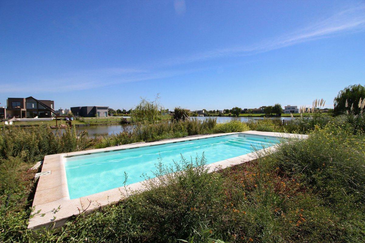 Foto de ALQUILER TEMPORTAL CASA CON PILETA Y LAGUNA, imagen 2
