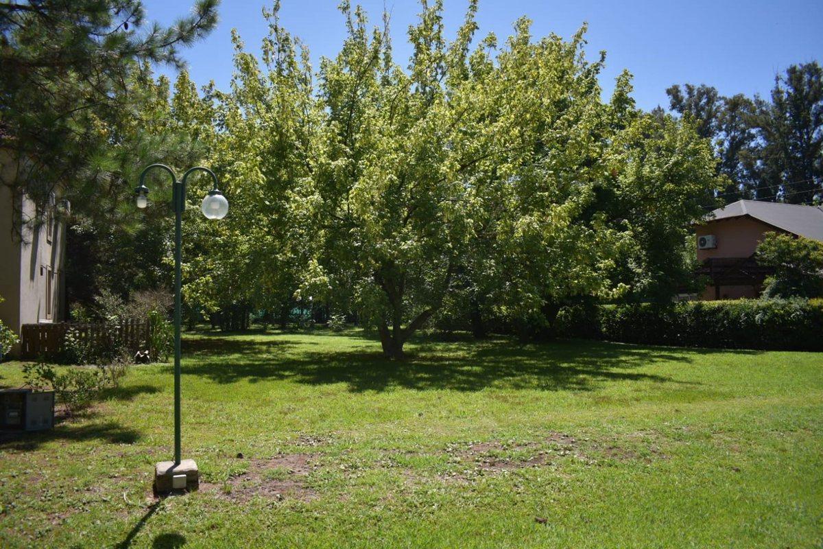Foto de LOTE EN VENTA 1600 M2 B° ROCIOS DEL PILAR, imagen 1