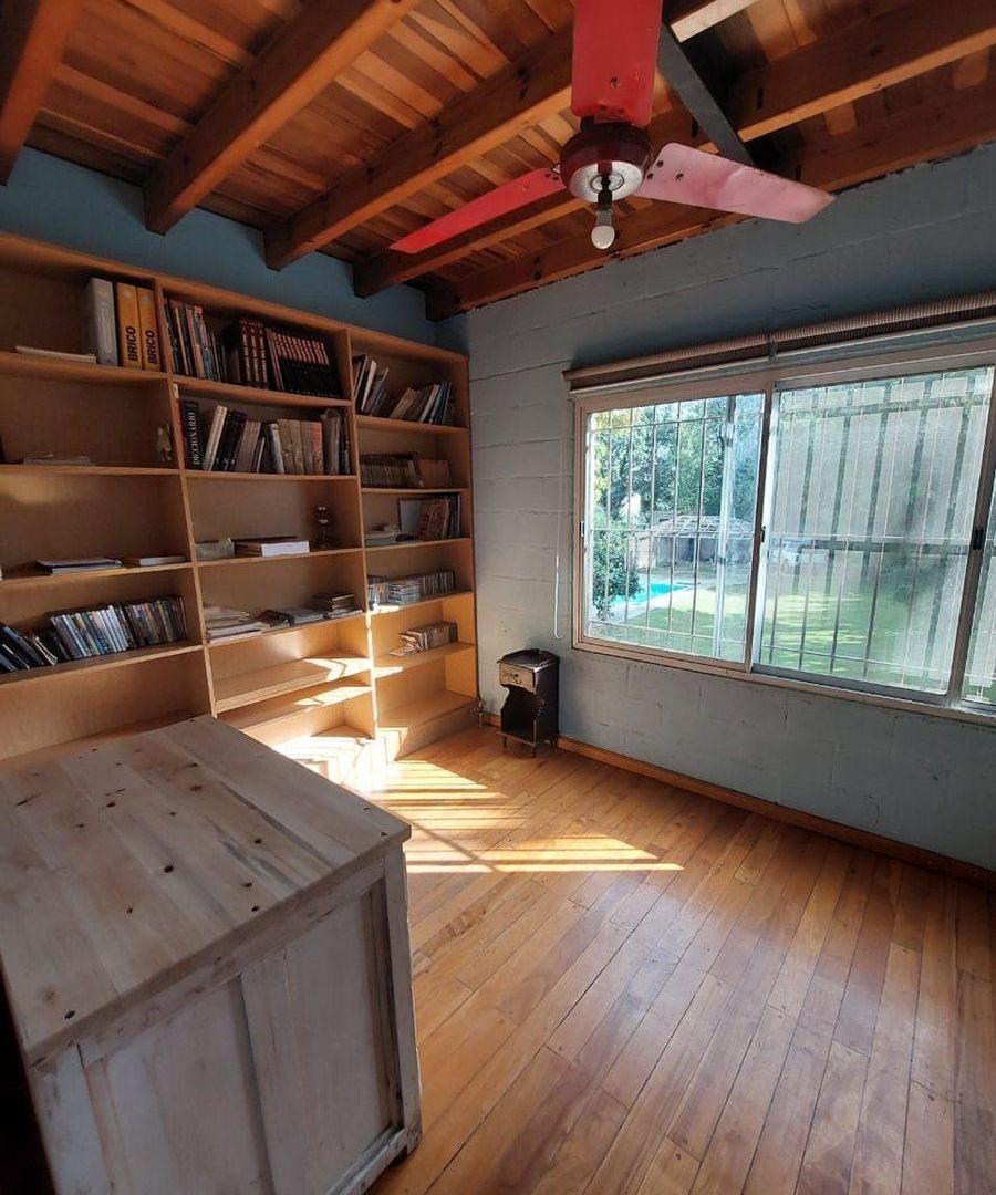 Foto de Venta de casa con terreno de 1100m2 en Del Viso, imagen 3