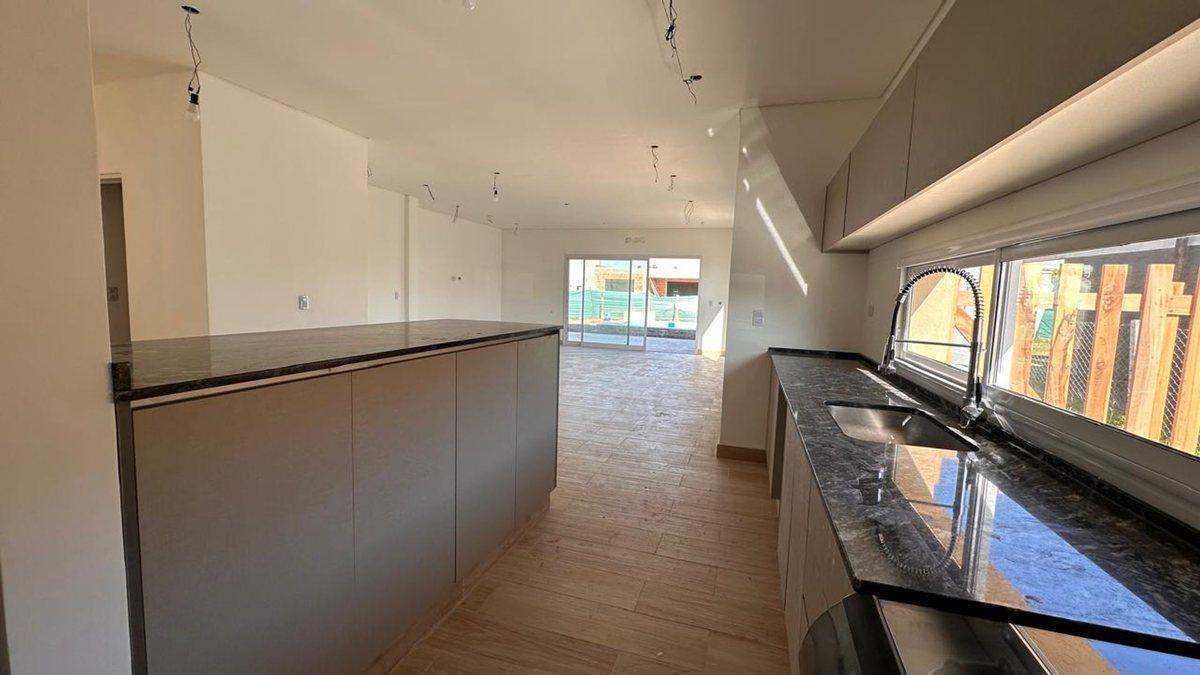 Foto de Venta Casa Pilar del Este Santa Emilia- Pilar, imagen 2
