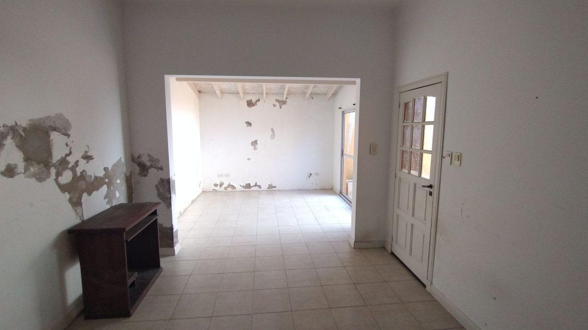 Foto de VENTA PH 5 AMB CON JARDIN EN REMEDIOS DE ESCALADA, imagen 5