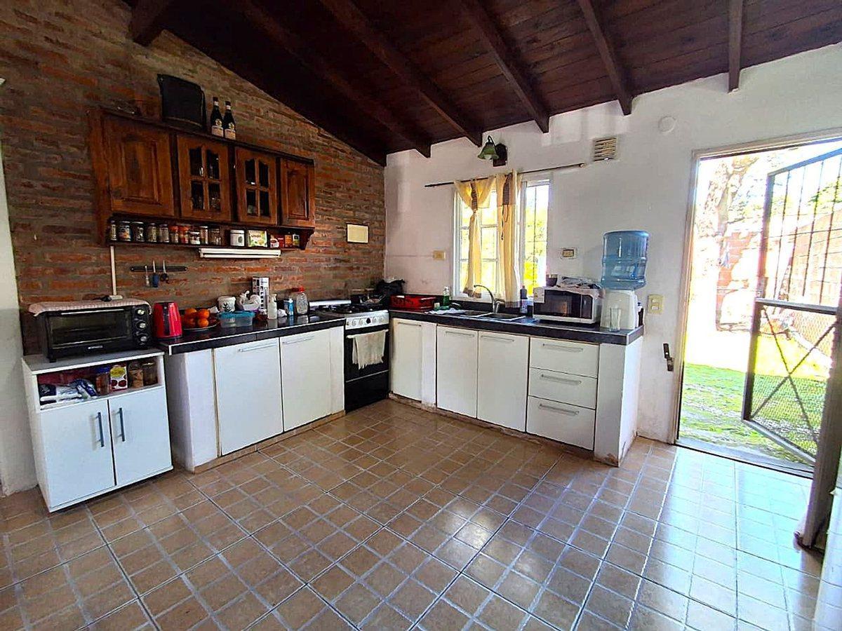 Foto de VENTA CASA en De Vicenzo Grande Inmerojable ubicac, imagen 4