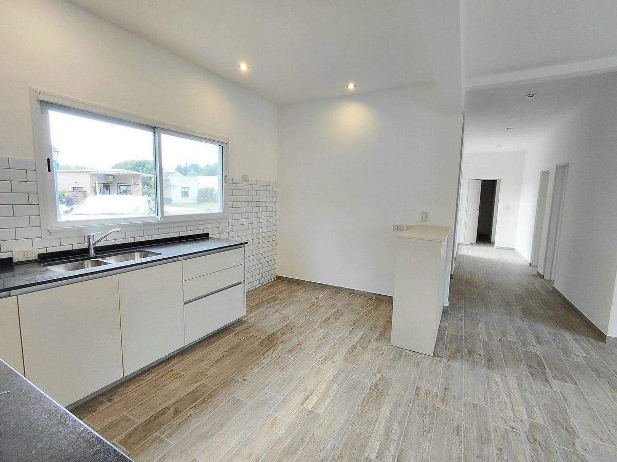 Foto de VENTA CASA LOS ARCES PILAR, 3 DORM, APTO CREDITO, imagen 2