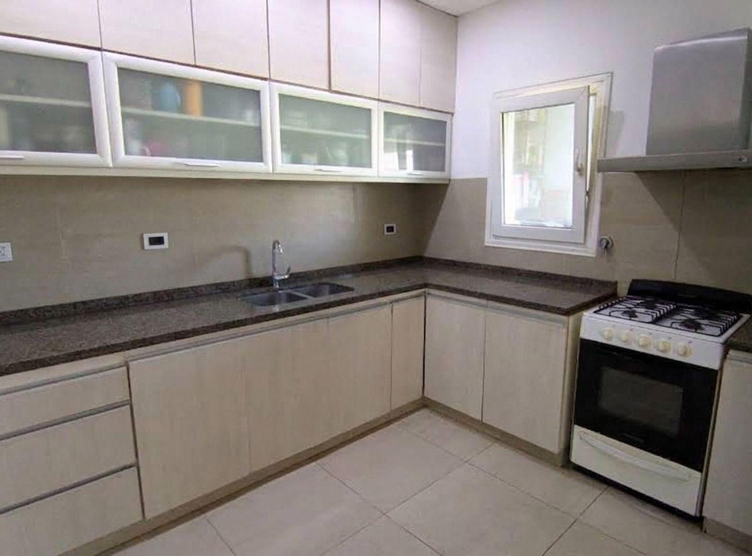 Foto de CASA 4 AMB CON PILETA Y GALERIA, imagen 1