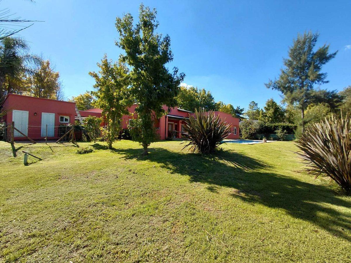 Foto de VENTA CASA 6 DORMITORIOS LOMAS D FATIMA AP CREDIT, imagen 2