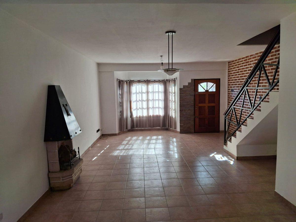 Foto de venta duplex 4 amb en Villa Luzuriaga con Cochera, imagen 2
