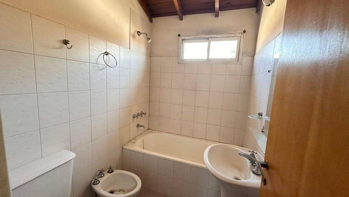 Foto de ALQUILER DE TRIPLEX 4 AMBIENTES EN GRAND BOURG, imagen 4