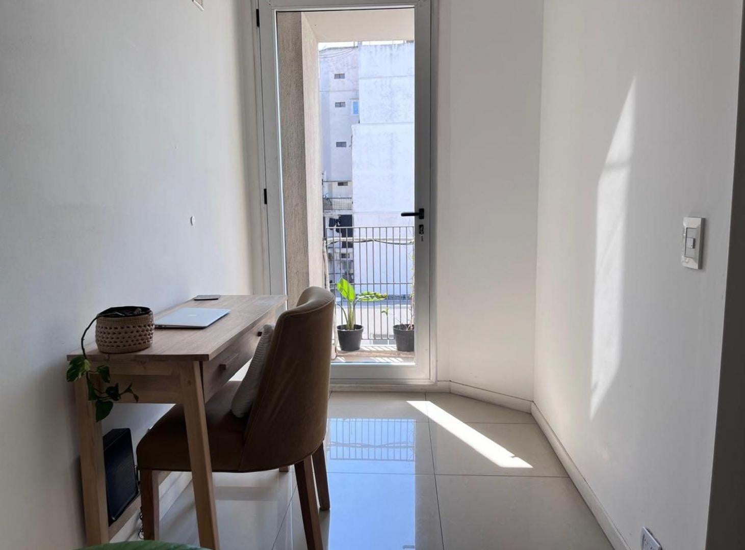Foto de Venta Depto 2 AMB Colegiales con Balcón Luz Sum, imagen 3