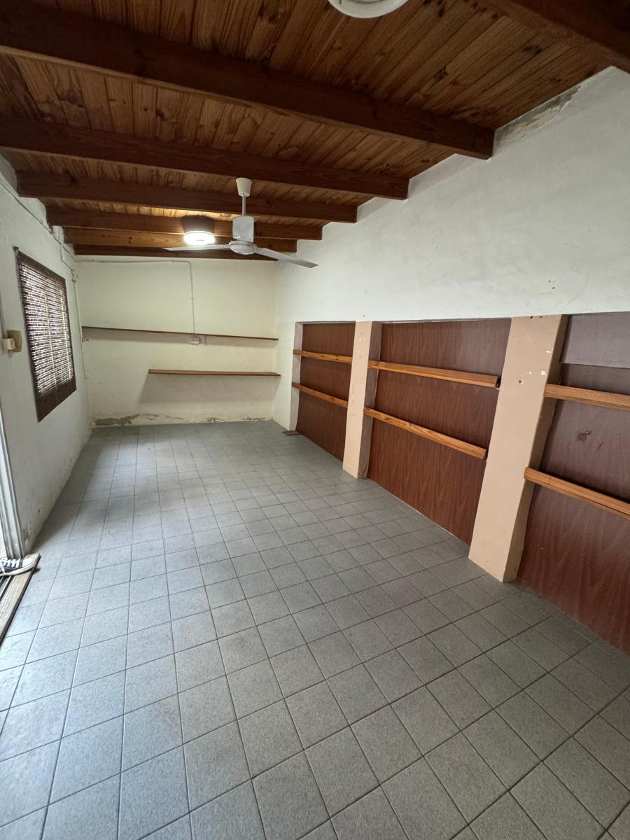 Casa en excelente zona plaza Sarmiento lote irregular 11x30