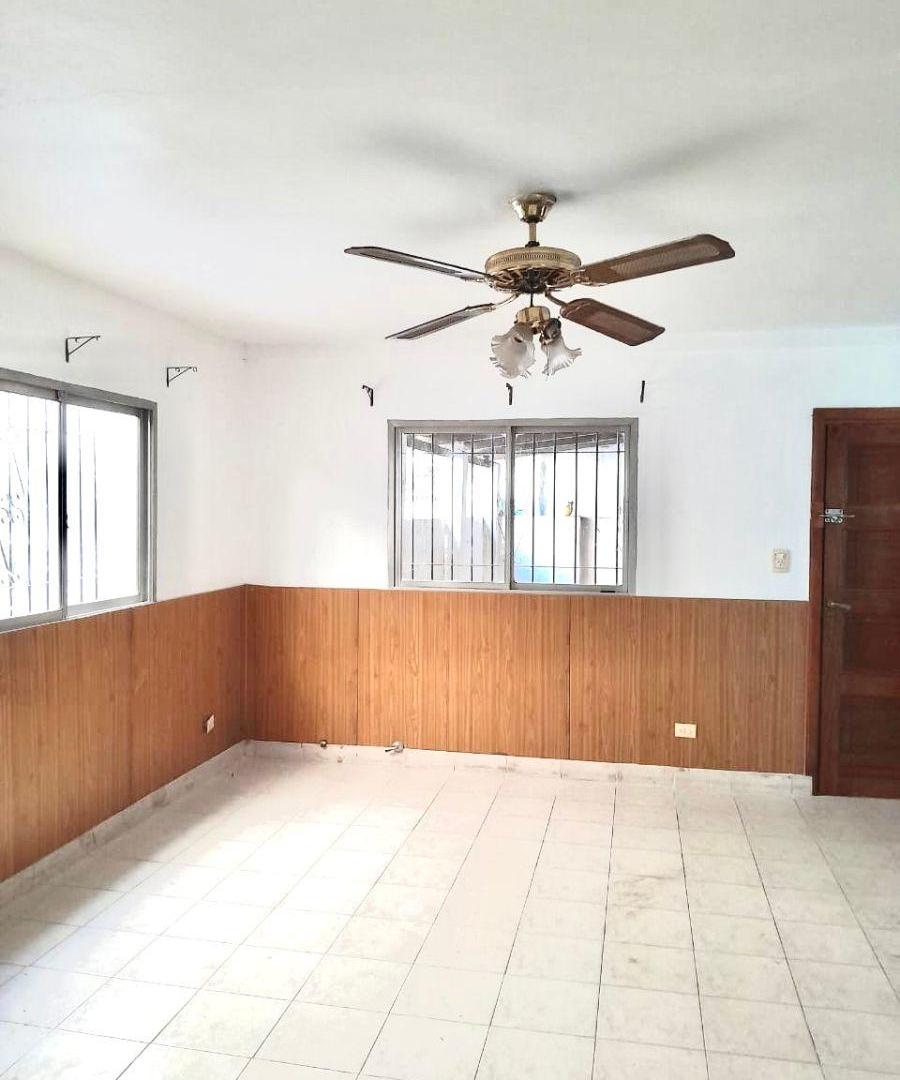 Foto de CASA AL FRENTE CON EXCELENTE LOTE Y CON UN DEPARTAMENTO AL FONDO CON, imagen 5