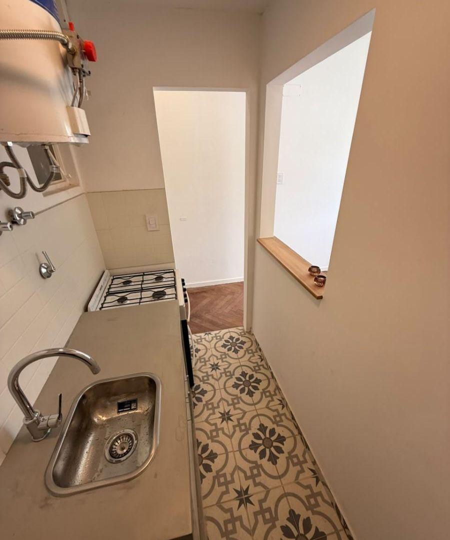 Foto de Departamento de 28 m² con 1 dormitorio en venta en La Plata, imagen 2