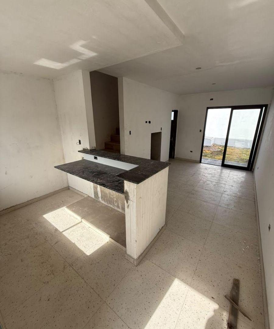 Foto de DUPLEX de 65 m² con 1 dormitorio en venta en Los Hornos, imagen 1