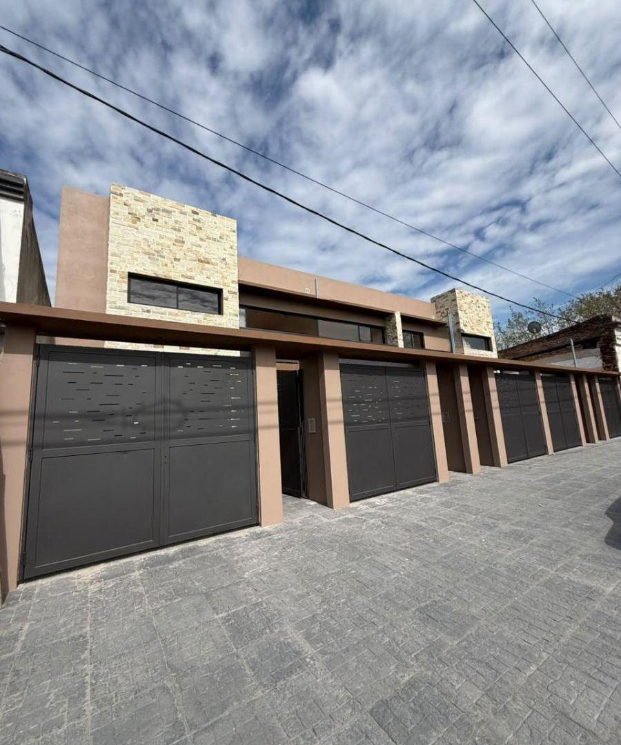 Foto de DUPLEX de 65 m² con 1 dormitorio en venta en Los Hornos, imagen 4