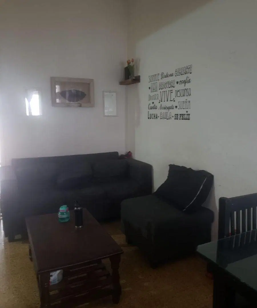 Casa en alquiler en Liniers con parque y quincho 3