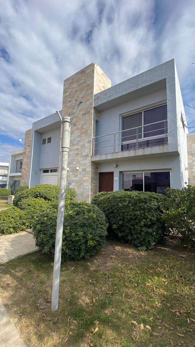 Casa 3 Dorm., Patio, Pileta. Jardin Claret. (Housing Los Tilos). Barrio Cerrado. Zona Norte. 4