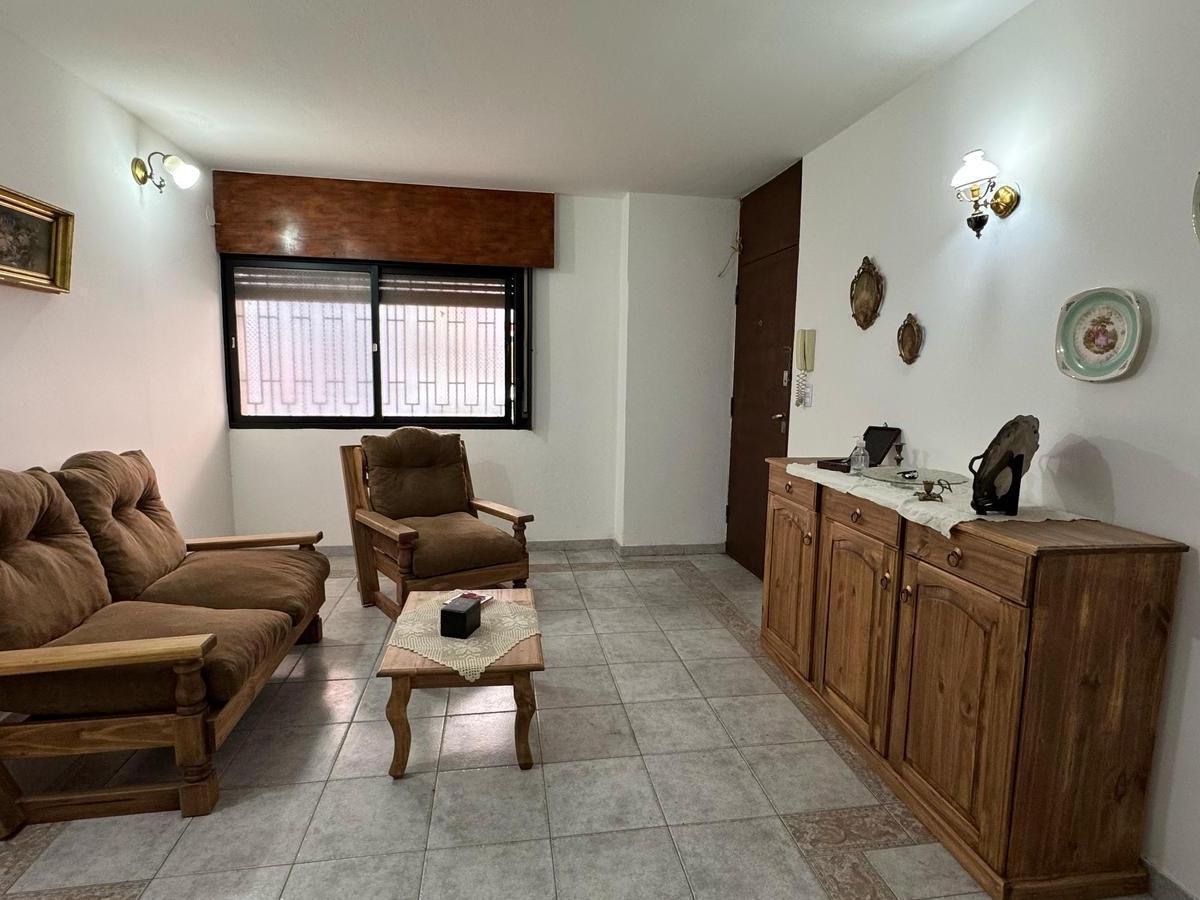 Foto de Dpto calle Urquiza 100, Planta Baja, Dos Dorm. con Patio., imagen 2