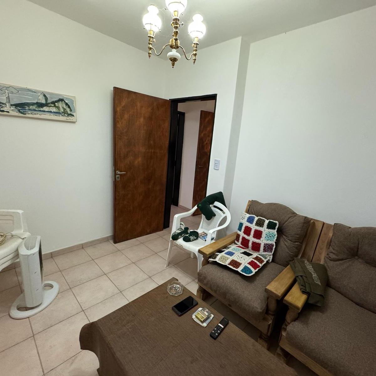 Dpto calle Urquiza 100, Planta Baja, Dos Dorm. con Patio.