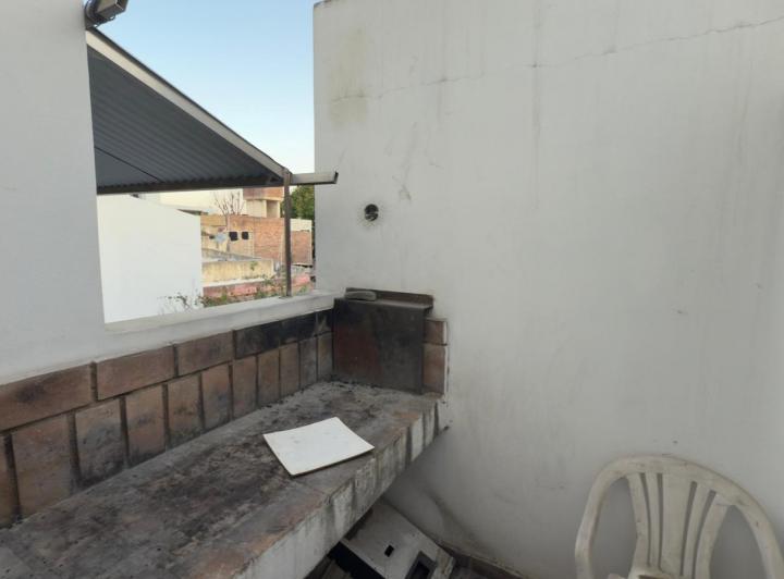 Departamento 3 dormitorios con asador en Alberdi 3