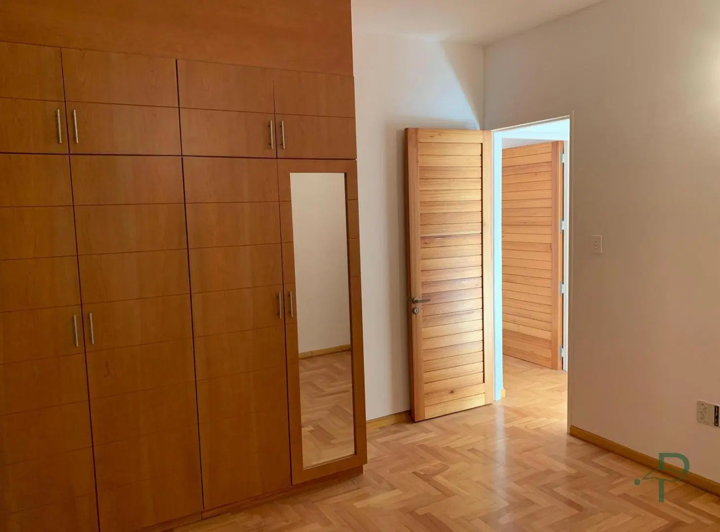 Casa 5 dormitorios / pileta / cochera doble / departamento con ingreso independiente /en Estancia Q2 1