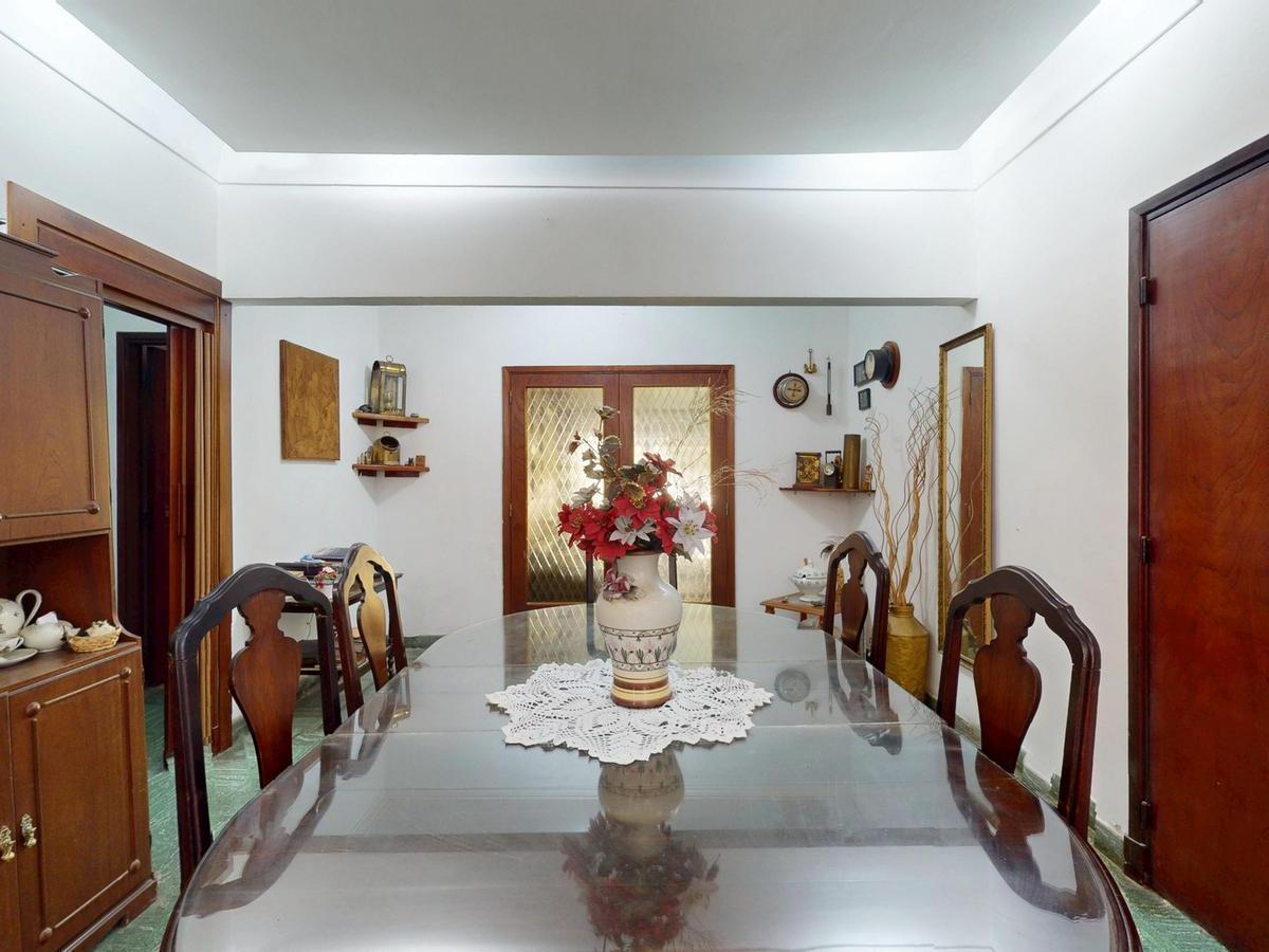 Foto de 30 esquina 64 - Casa de 2 dormitorios con cochera en VENTA, imagen 2